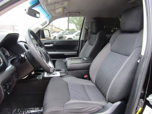 Used 2016 Toyota Tundra SR5 w/ SR5 Upgrade Package image 8