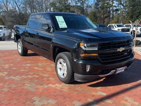 Used 2018 Chevrolet Silverado 1500 LT w/ Texas Edition image 5