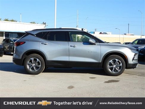 New 2025 Chevrolet Blazer LT w/ Convenience Package image 3