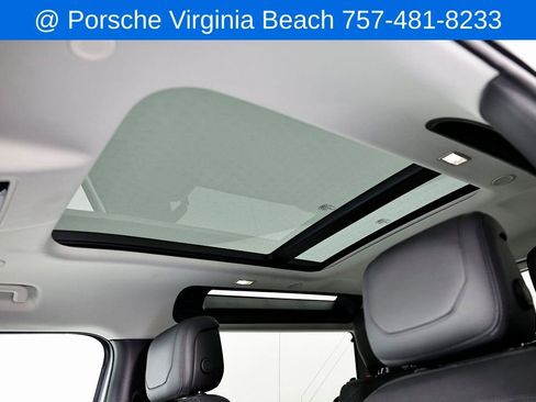 Used 2023 Land Rover Defender 90 S image 18