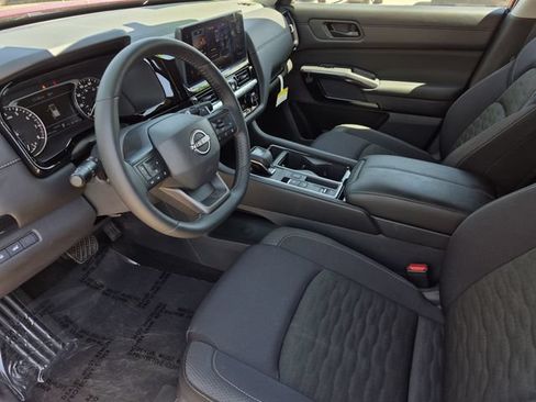Certified 2026 Nissan Pathfinder SV FWD image 22