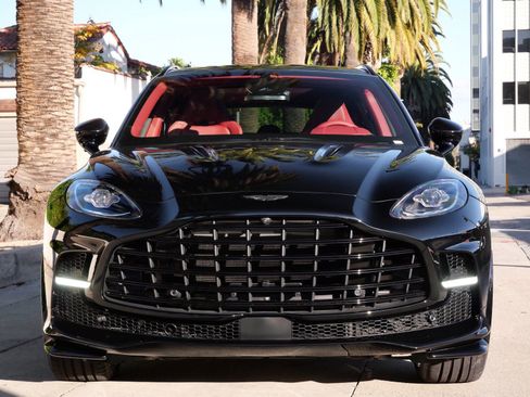 New 2026 Aston Martin DBX 707 image 7