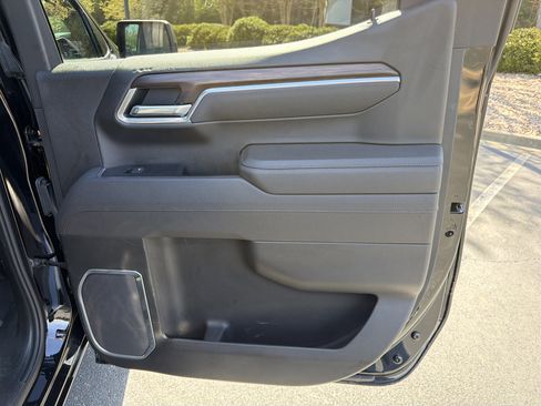 Used 2025 GMC Sierra 1500 SLT image 16