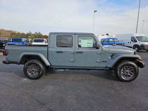 New 2026 Jeep Gladiator Sport image 8