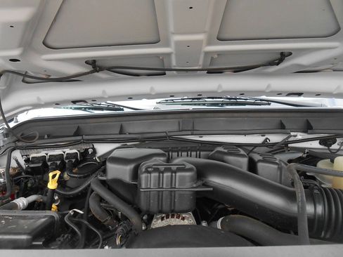 Used 2016 Ford F250 XL w/ Power Equipment Group AWD/4WD image 18