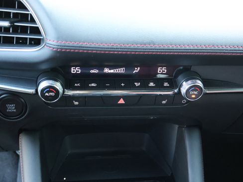 Certified 2025 MAZDA MAZDA3 Carbon image 25