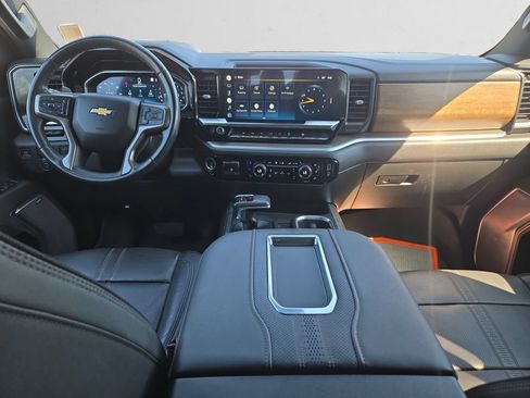 Used 2022 Chevrolet Silverado 1500 High Country w/ High Country Premium Package AWD/4WD image 11