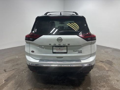 Used 2025 Nissan Rogue Platinum image 41