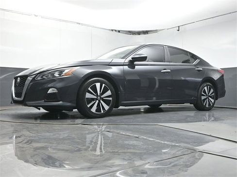 Used 2022 Nissan Altima 2.5 SV image 32