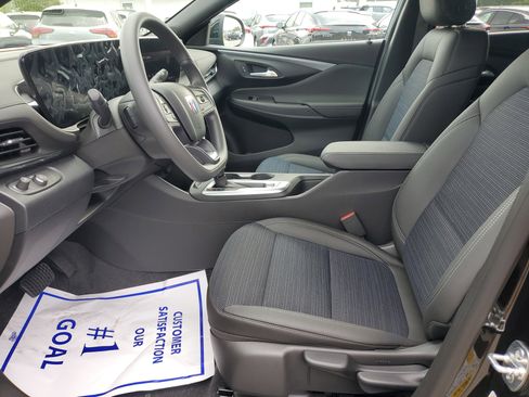 New 2025 Buick Envista Preferred image 17