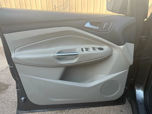 Used 2015 Ford Escape SE w/ Equipment Group 201A image 19