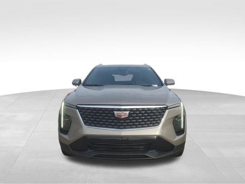 Certified 2025 Cadillac XT4 Premium Luxury image 2