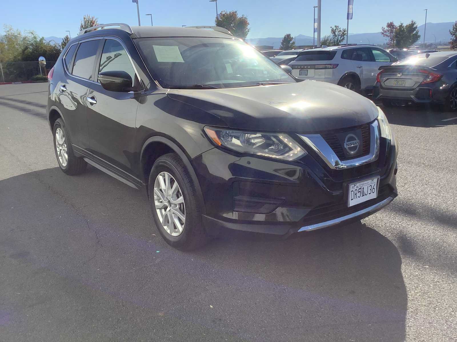 Used 2017 Nissan Rogue SV w/ SV Family Package AWD/4WD image 8