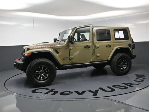 Used 2025 Jeep Wrangler Unlimited Rubicon AWD/4WD image 21