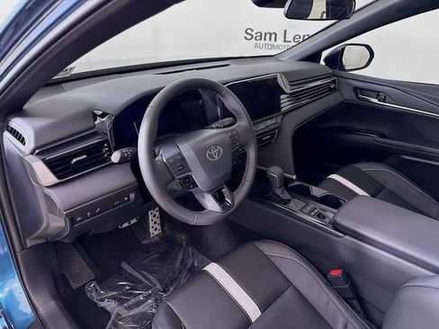 Used 2026 Toyota Camry SE FWD image 9