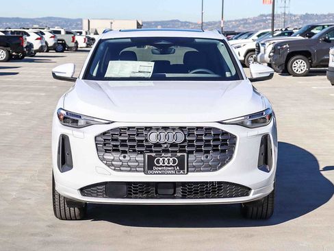 New 2025 Audi Q5 Premium Plus image 2