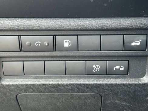 Used 2025 Mitsubishi Outlander 4WD Plug-In Hybrid image 26