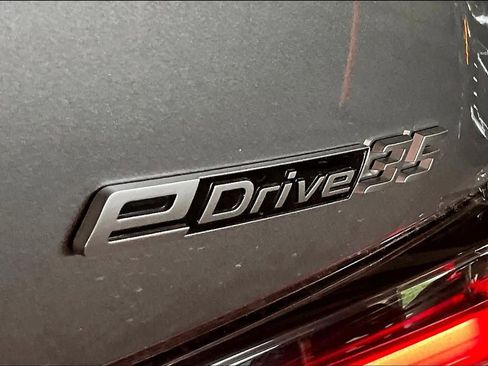 Used 2023 BMW i4 eDrive35 w/ Premium Package RWD image 9