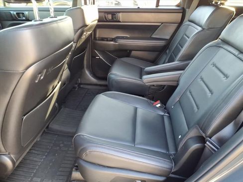 Used 2024 Hyundai Santa Fe Calligraphy image 11