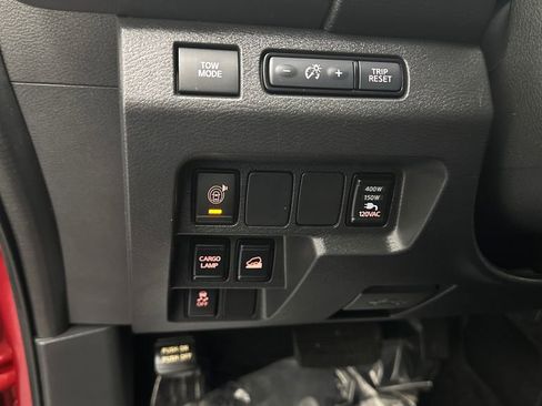 Used 2022 Nissan Frontier SV AWD/4WD image 24
