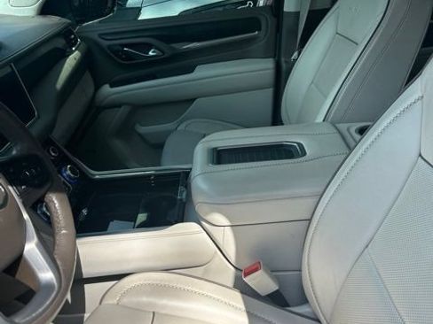 Certified 2022 GMC Yukon Denali RWD image 4