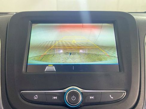 Used 2019 Chevrolet Equinox LT w/ Driver Convenience Package image 39