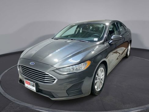 Used 2019 Ford Fusion SE FWD image 1