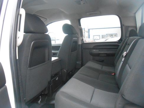 Used 2011 Chevrolet Silverado 3500 LT image 12