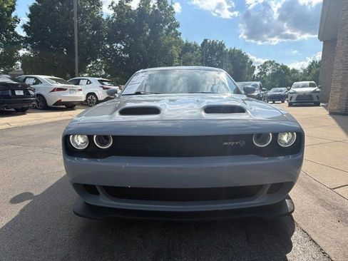 Used 2021 Dodge Challenger SRT Hellcat w/ Plus Package RWD image 2