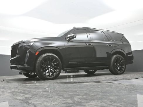 Certified 2022 Cadillac Escalade Sport w/ Touring Package AWD/4WD image 27