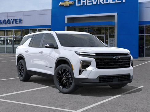 New 2026 Chevrolet Traverse LT w/ Midnight/Sport Edition AWD/4WD image 7