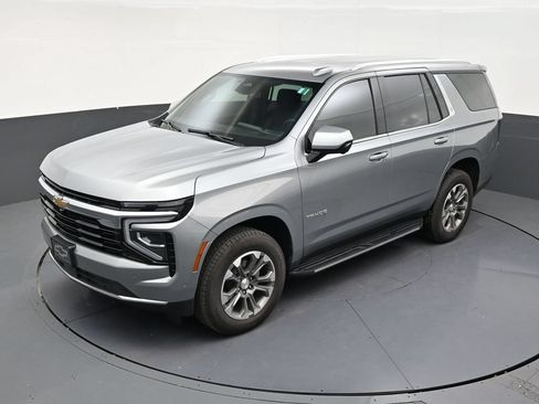 Used 2025 Chevrolet Tahoe LS AWD/4WD image 11