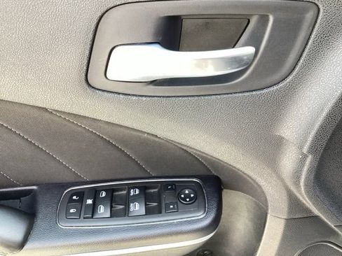 Used 2022 Dodge Charger SXT image 11