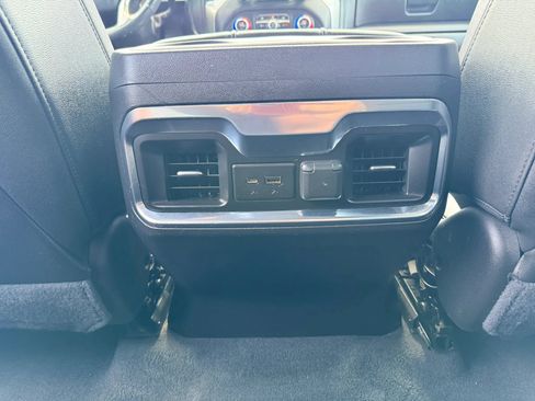 Used 2021 Chevrolet Silverado 1500 LTZ AWD/4WD image 38
