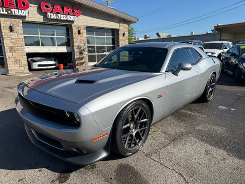 Used 2016 Dodge Challenger R/T Scat Pack w/ Leather Interior Group image 3