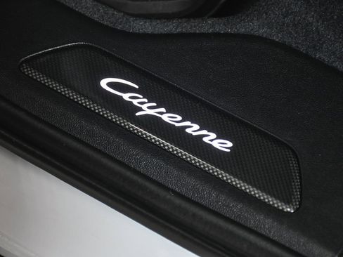 Used 2022 Porsche Cayenne GTS image 15