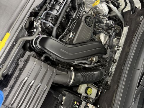 Used 2023 Volkswagen Taos SE w/ Panoramic Sunroof Package image 19