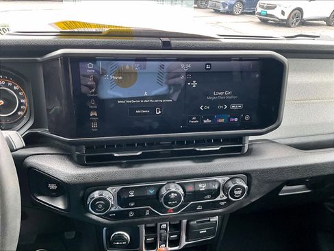 Used 2025 Jeep Wrangler Sport S image 26