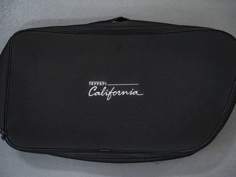 Used 2017 Ferrari California T image 59