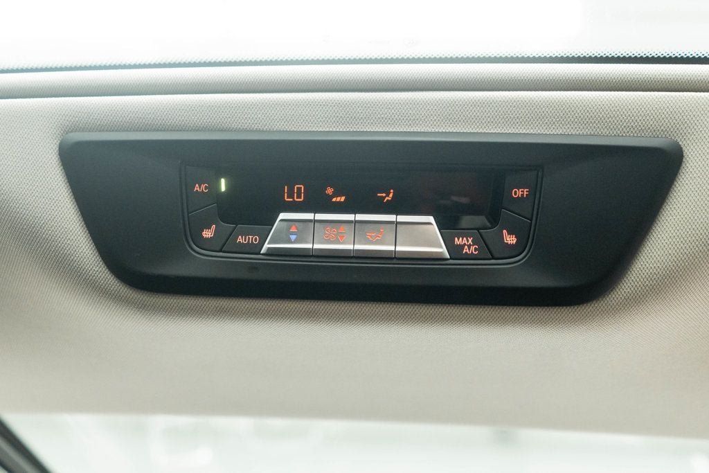 Used 2025 BMW X7 xDrive40i AWD/4WD image 19