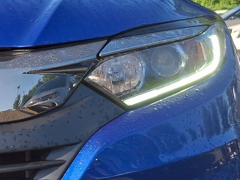 Used 2021 Honda HR-V EX image 9