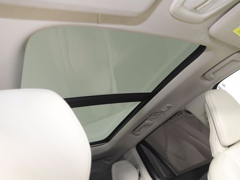 Used 2024 Volvo XC90 B6 Plus w/ Protection Package Premier image 11