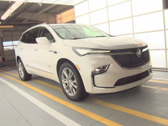 Used 2023 Buick Enclave Avenir w/ Avenir Technology Package AWD/4WD image 4