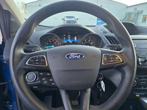 Used 2017 Ford Escape SE image 9