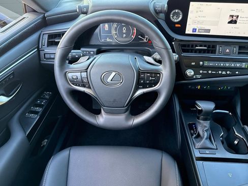 Certified 2025 Lexus ES 350 w/ Premium Package image 28