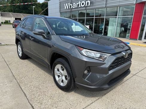 Used 2019 Toyota RAV4 XLE w/ Convenience Package FWD image 17