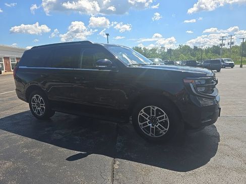 Used 2025 Ford Expedition Active AWD/4WD image 10