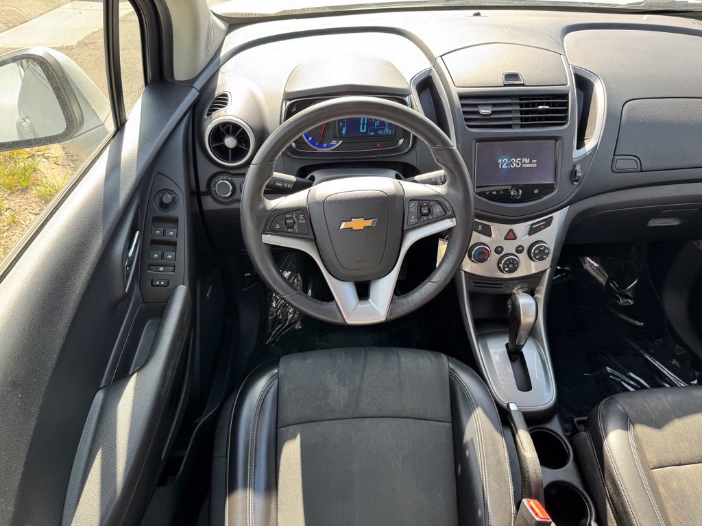 Used 2015 Chevrolet Trax LT w/ LT Sun and Sound Package FWD image 12