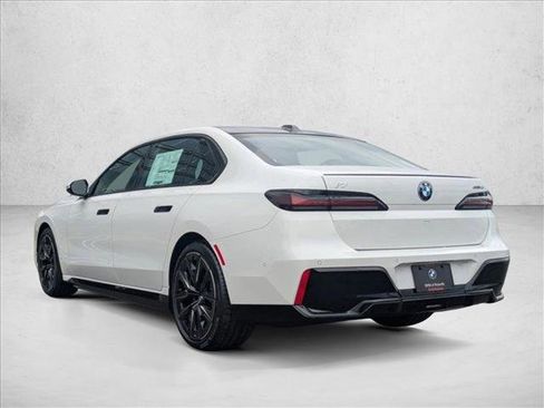 Used 2025 BMW i7 eDrive50 w/ M Sport Package image 8