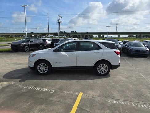 Used 2020 Chevrolet Equinox LS FWD image 3